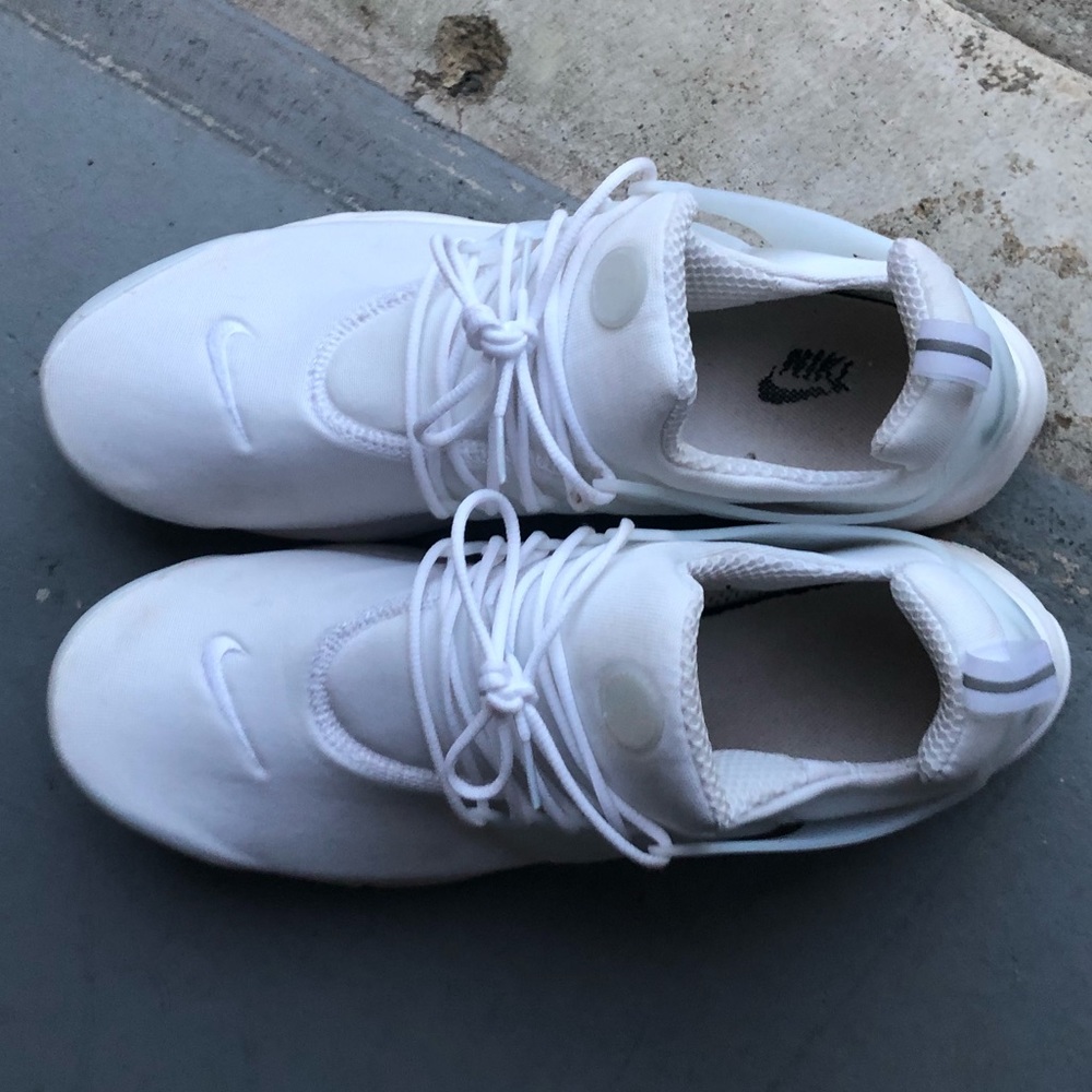 Men’s Nike air tennis shoes